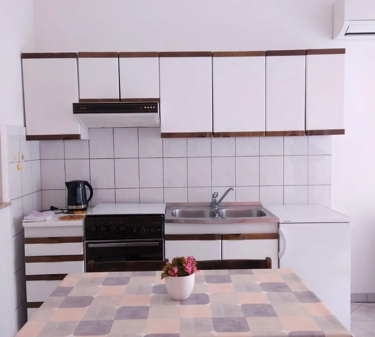 Gasthof Lorena Apartments In Pula