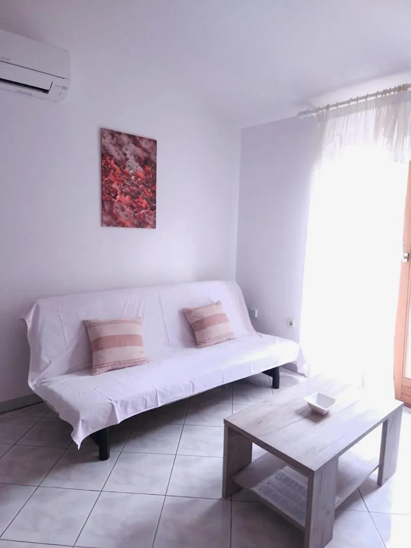 Lorena Apartments In Pula 0*,  Kroatien