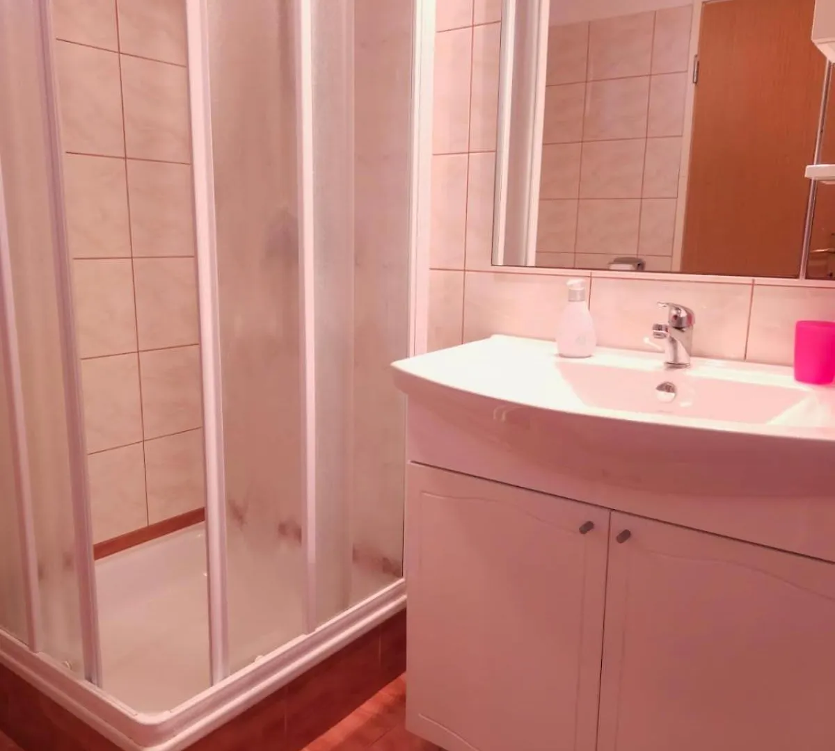 Lorena Apartments In Pula