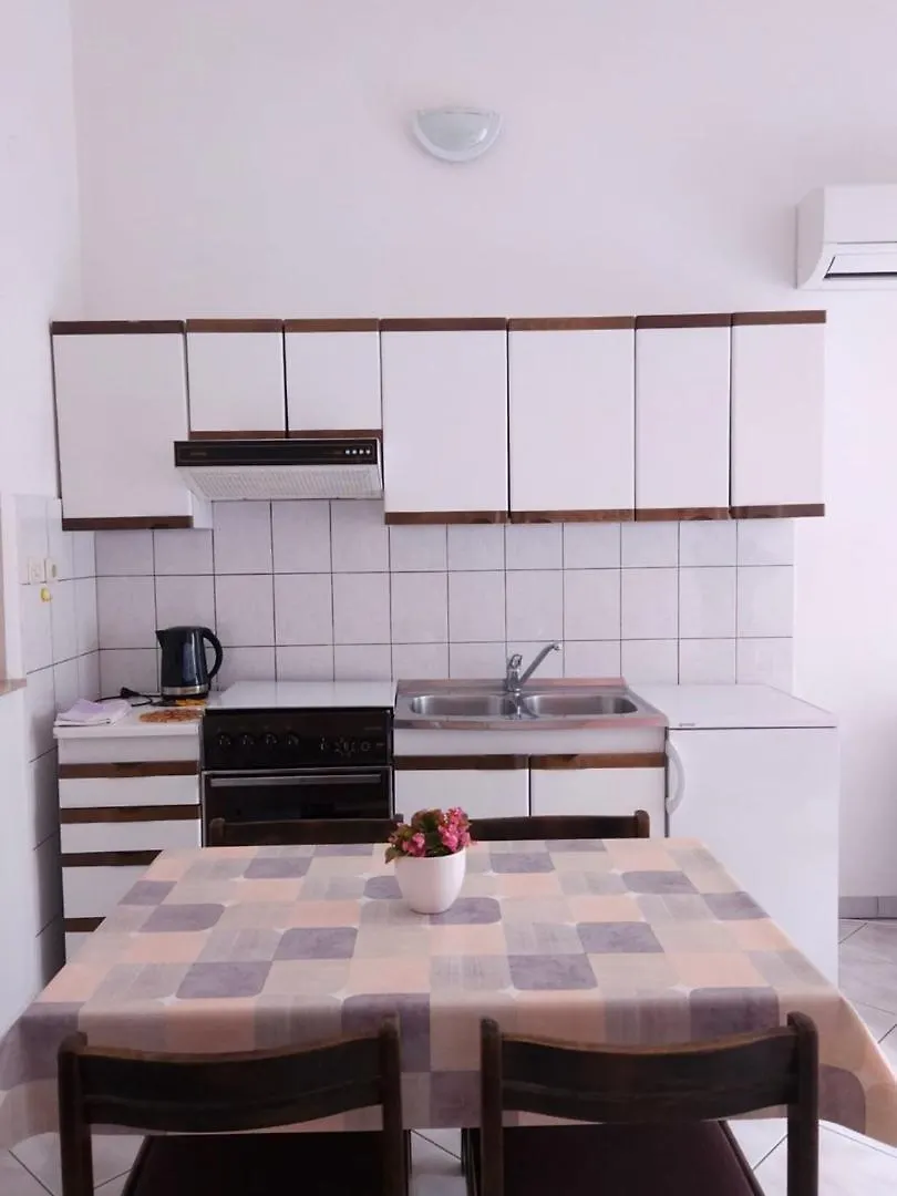 Lorena Apartments In Pula Kroatien