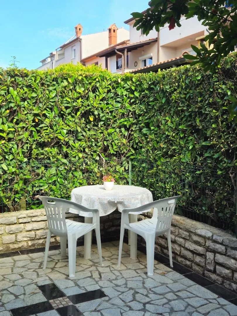 Lorena Apartments In Pula 0*,